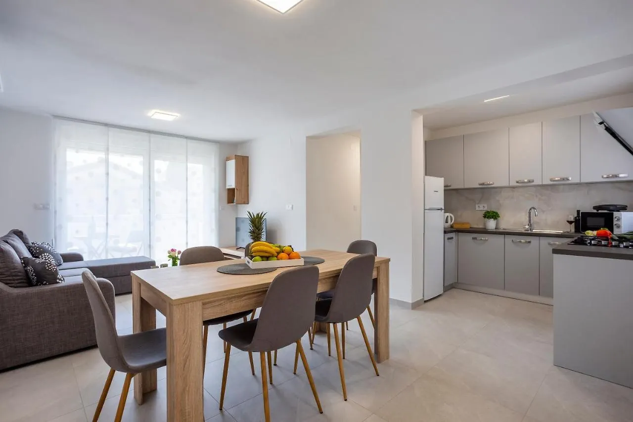 City Apartments Silver Pula