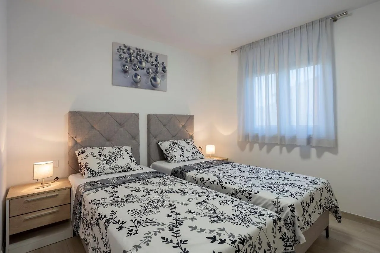 City Apartments Silver Pula