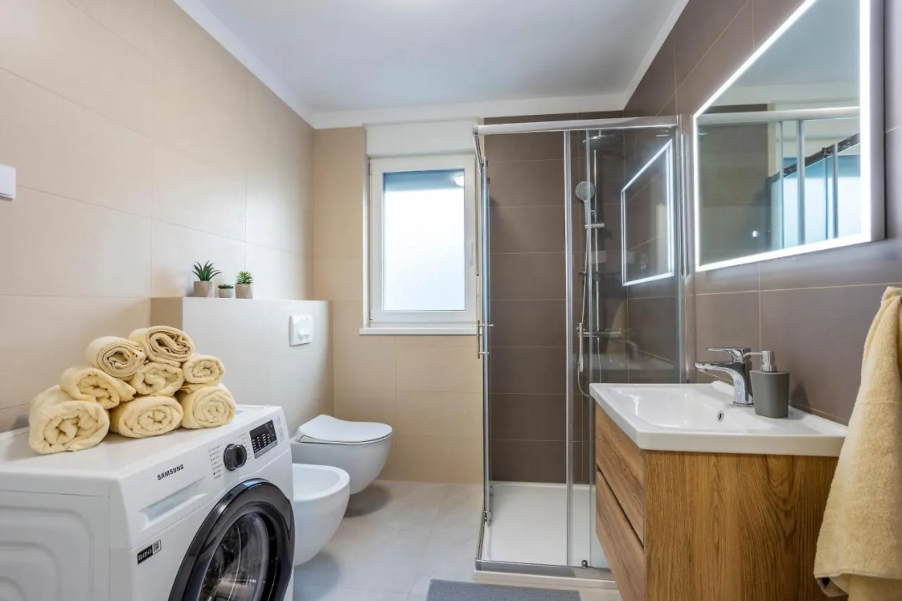 City Apartments Silver Pula