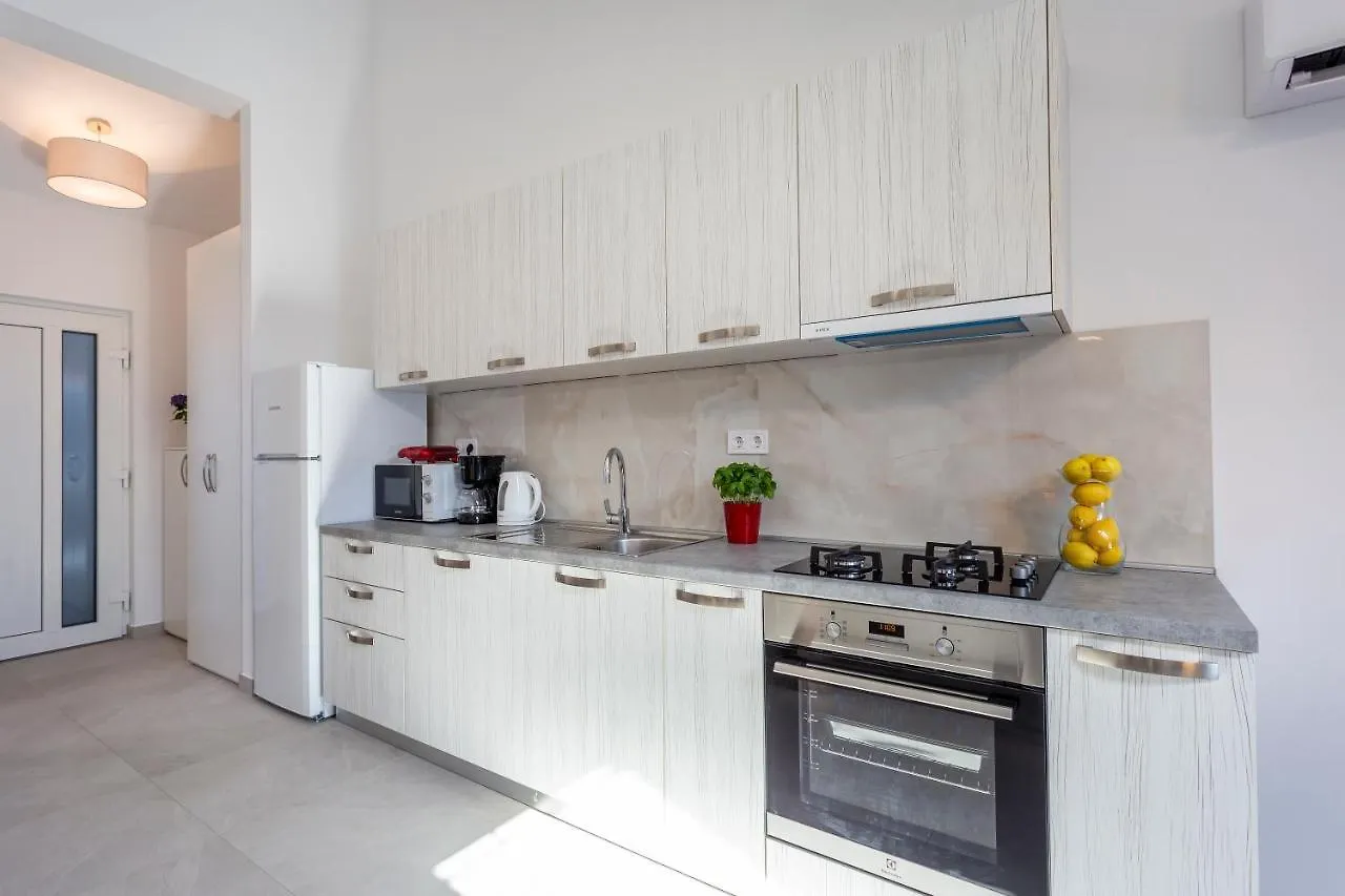 City Apartments Silver Pula Croacia