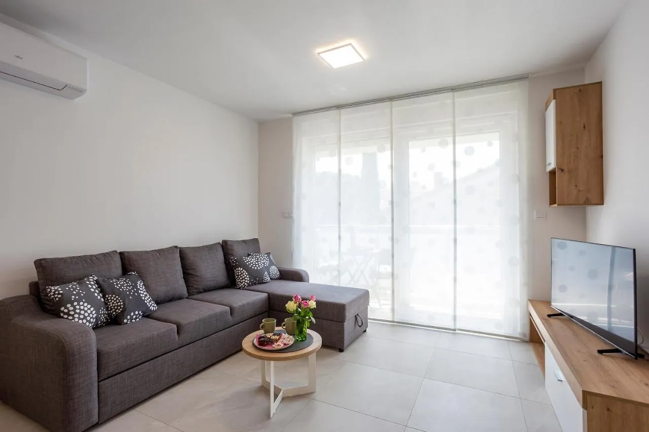 City Apartments Silver Pula Croacia