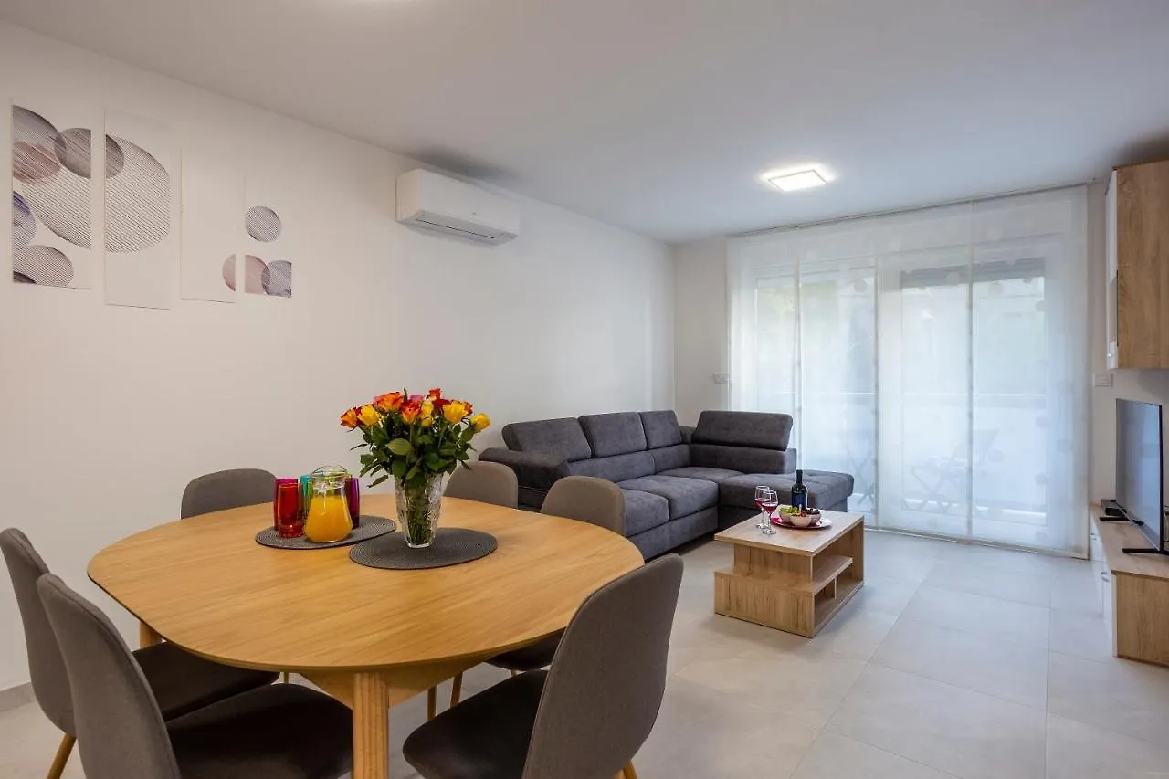 City Apartments Silver Pula Croacia