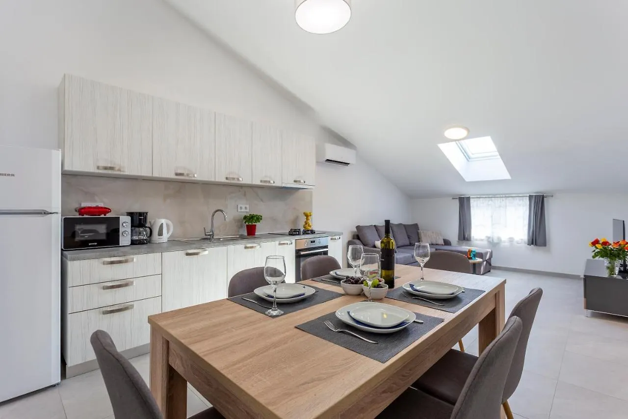 City Apartments Silver Pula