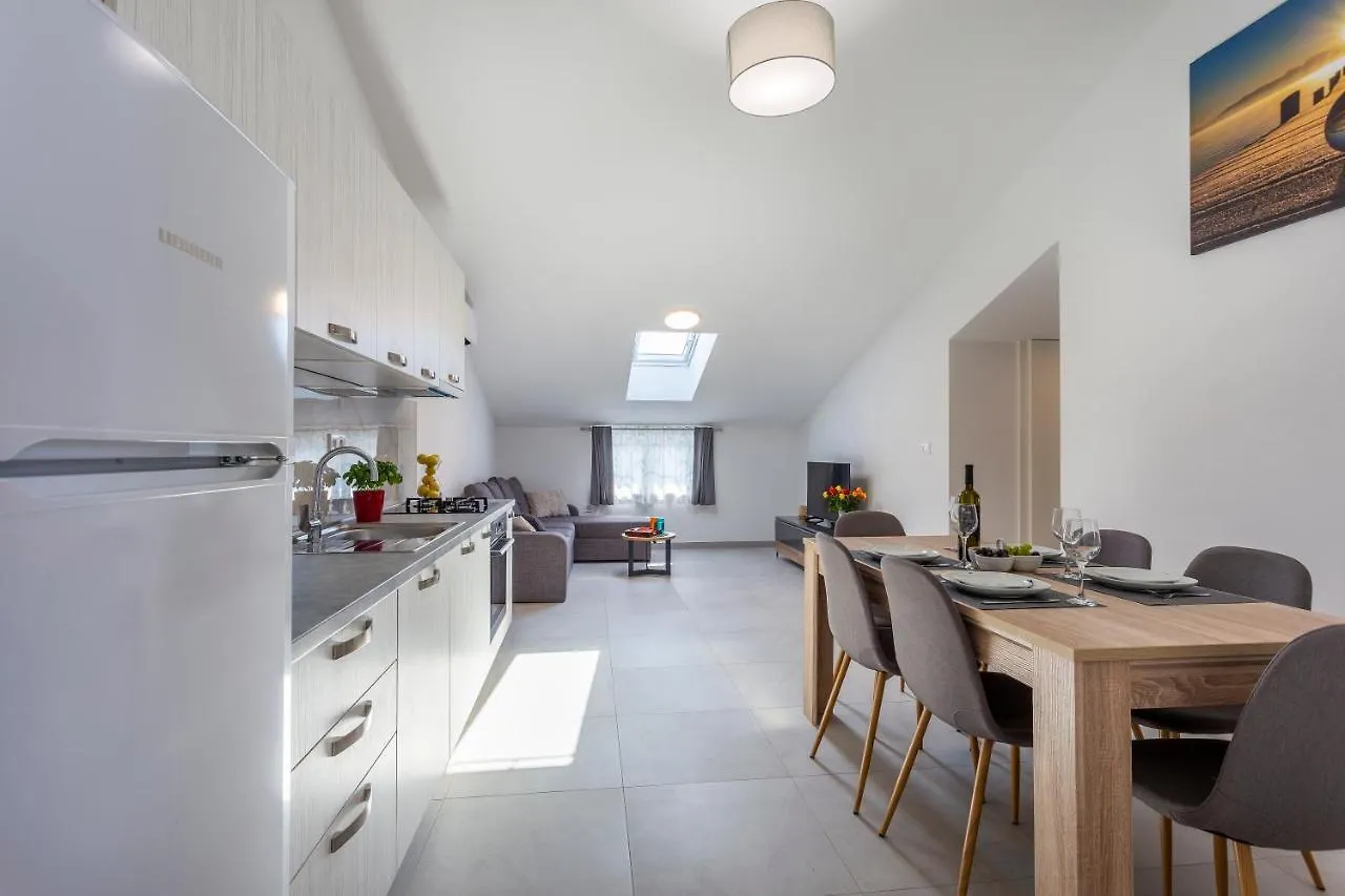 City Apartments Silver Pula Croacia